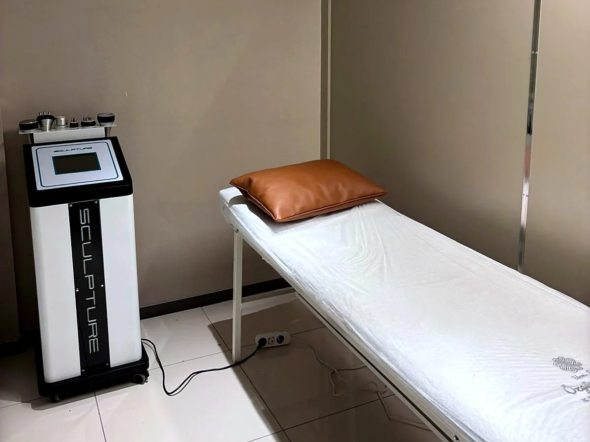 Kavitasyon ve Vücut Şekillendirme Odası - Özgür Çağraş Kliniği
